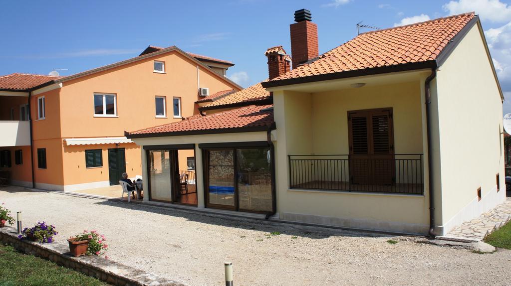 Guesthouse Casa Barbaro Rovinjsko Selo Exterior photo